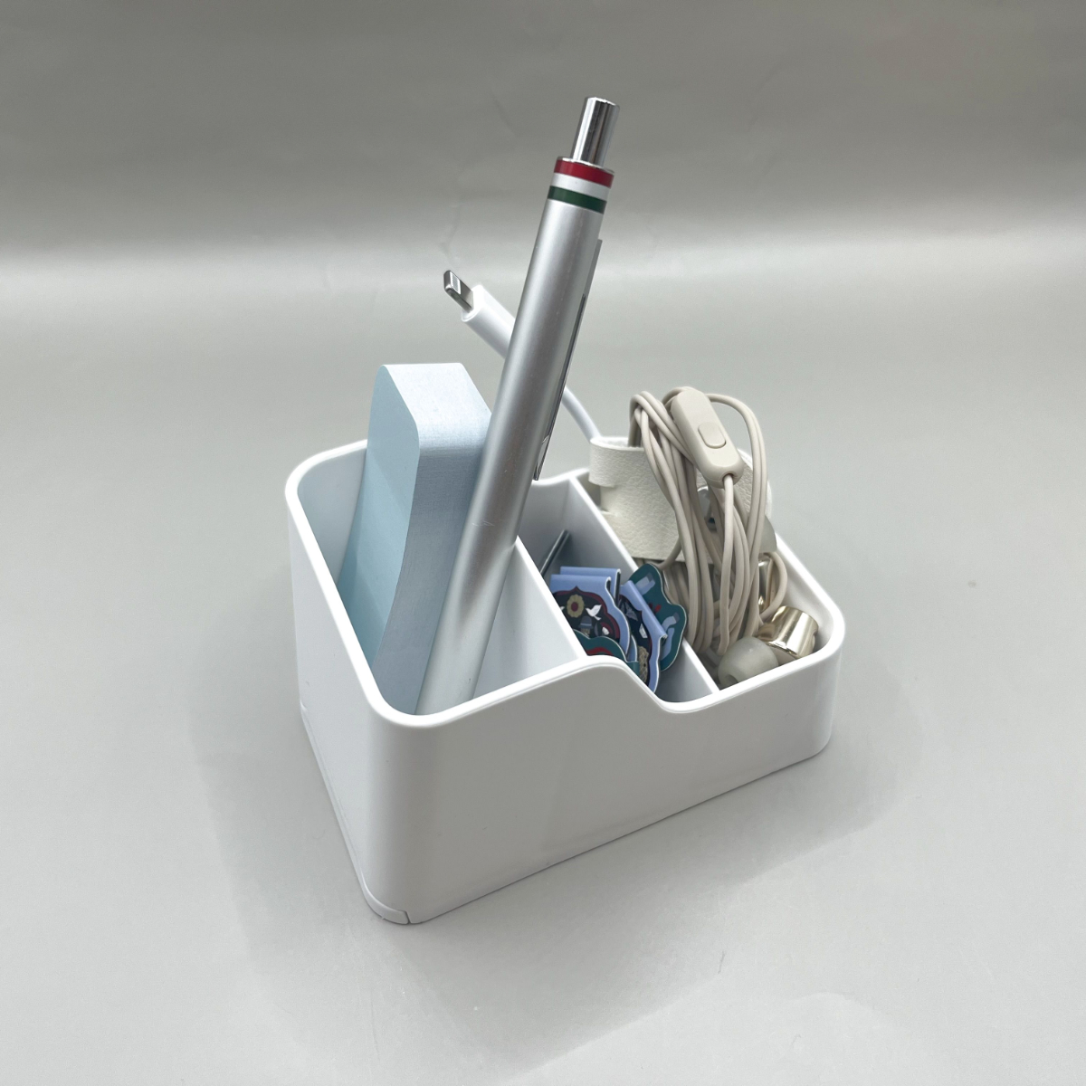 キャンドゥ スマホスタンド付きデスク小物入れ