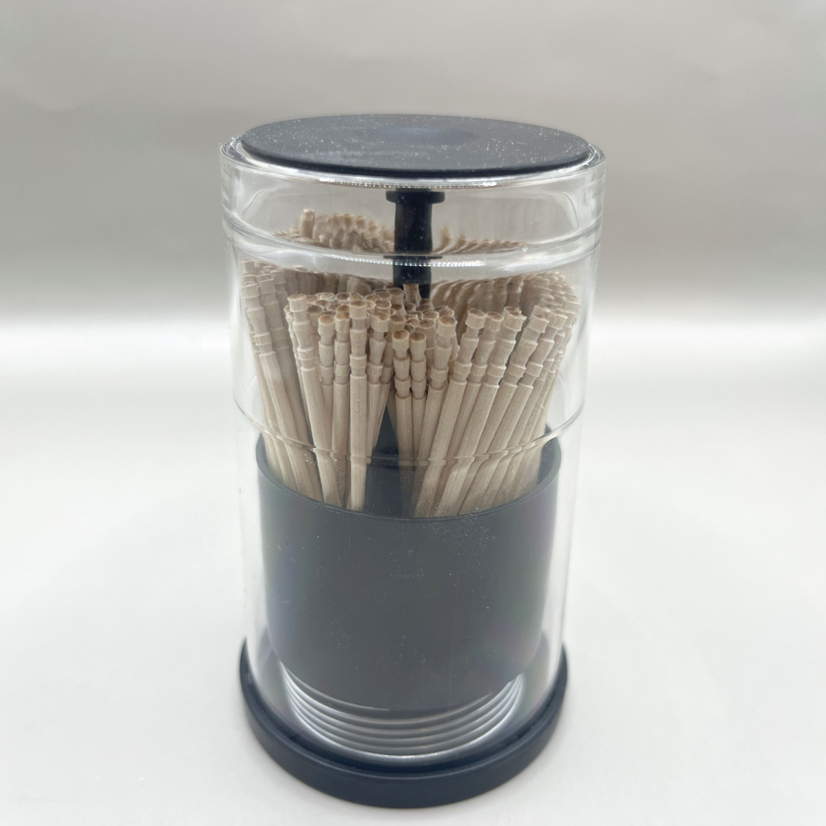 ダイソー 綿棒ケース プッシュ式 爪楊枝