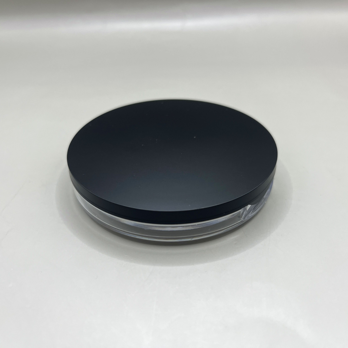 ダイソー ミラー付パウダーケース 220円