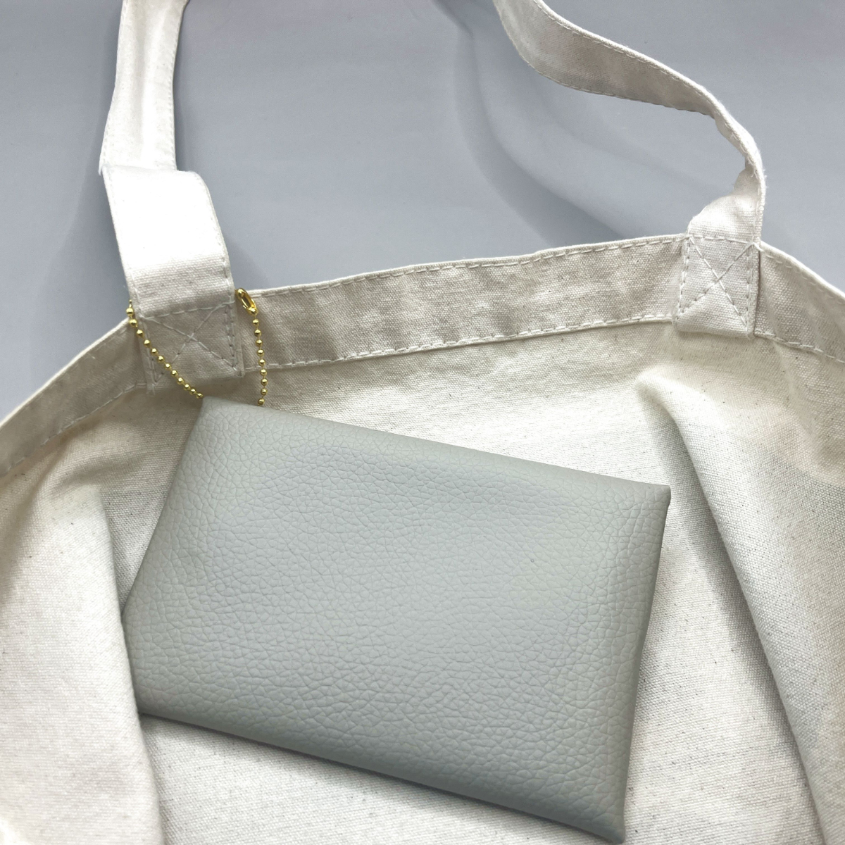 キャンドゥ 合皮ポケットティッシュケース ボールチェーン