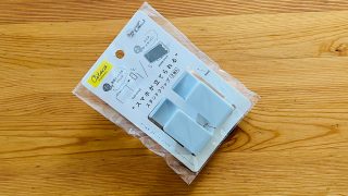 ダイソー スマホが立てられるスタンドクリップ 2P